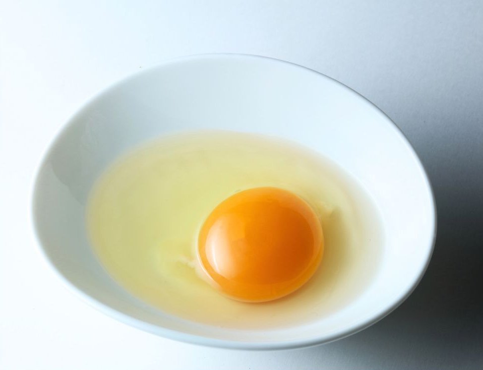 Benefits and Risks of Raw Eggs in Protein Shakes