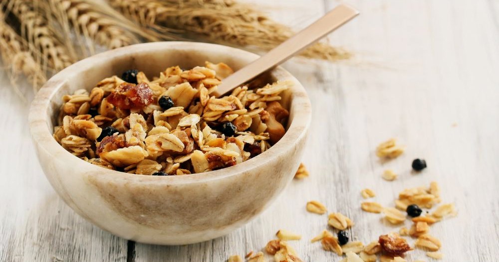 Is Granola Healthy? Benefits, Risks, and Best Alternatives