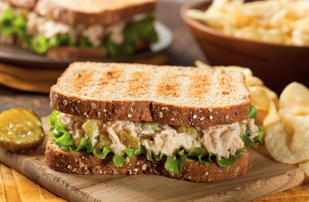 Do Tuna Sandwiches Build Muscle? Key Nutrition Facts