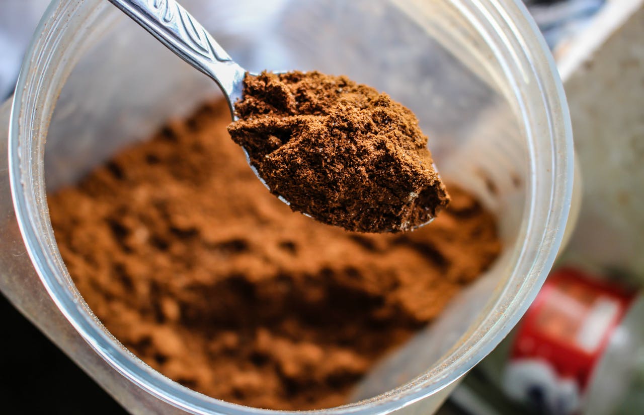 Should Whey Protein Be Taken on an Empty Stomach?